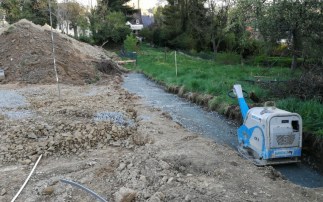 Graben L-steine vorbereitet