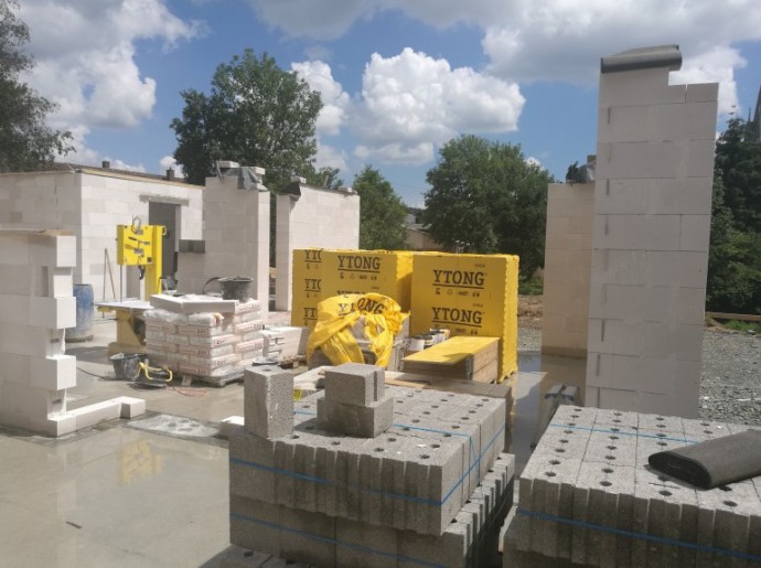 Innenwände halb gemauert