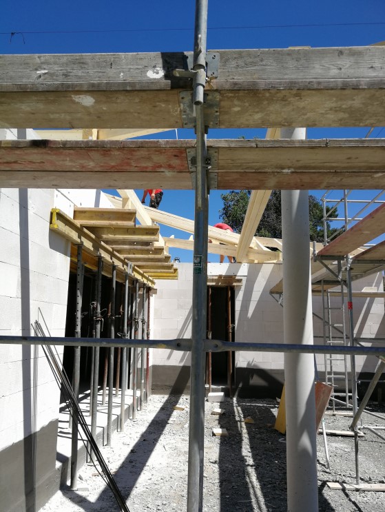 Dachstuhl Überstand Terrasse