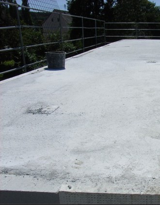 Decke betoniert - Lüftungsrohr