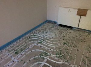 Fußbodenheizung: Austritt am Verteilerkasten