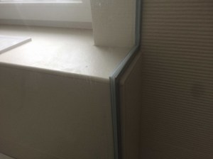 Duschwand mit Absatz